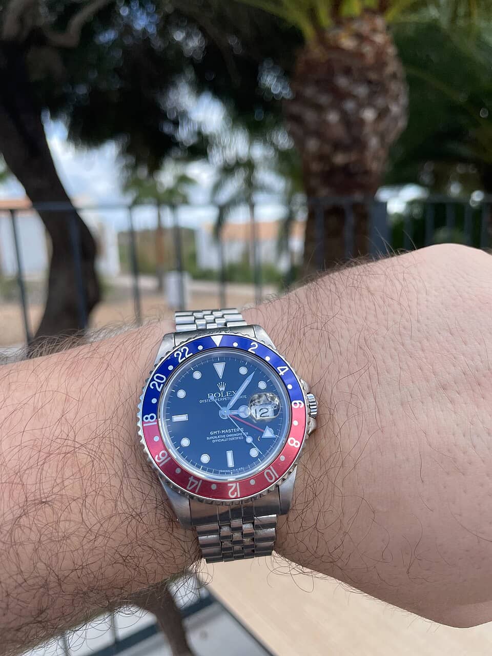 Rolex GMT-Master II „Pepsi“, Lünette Rot-Blau